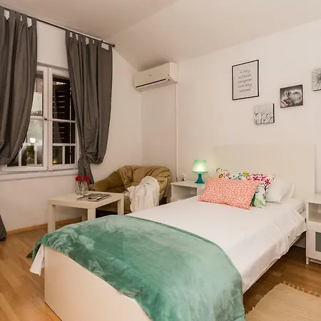 Galeb Apartament *